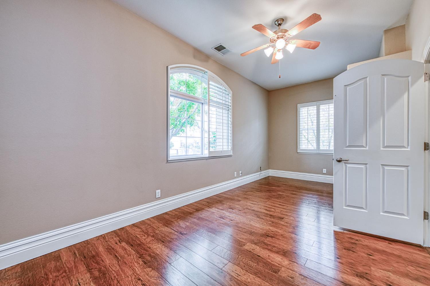 2824 E Omaha Ave, Fresno, CA 93720