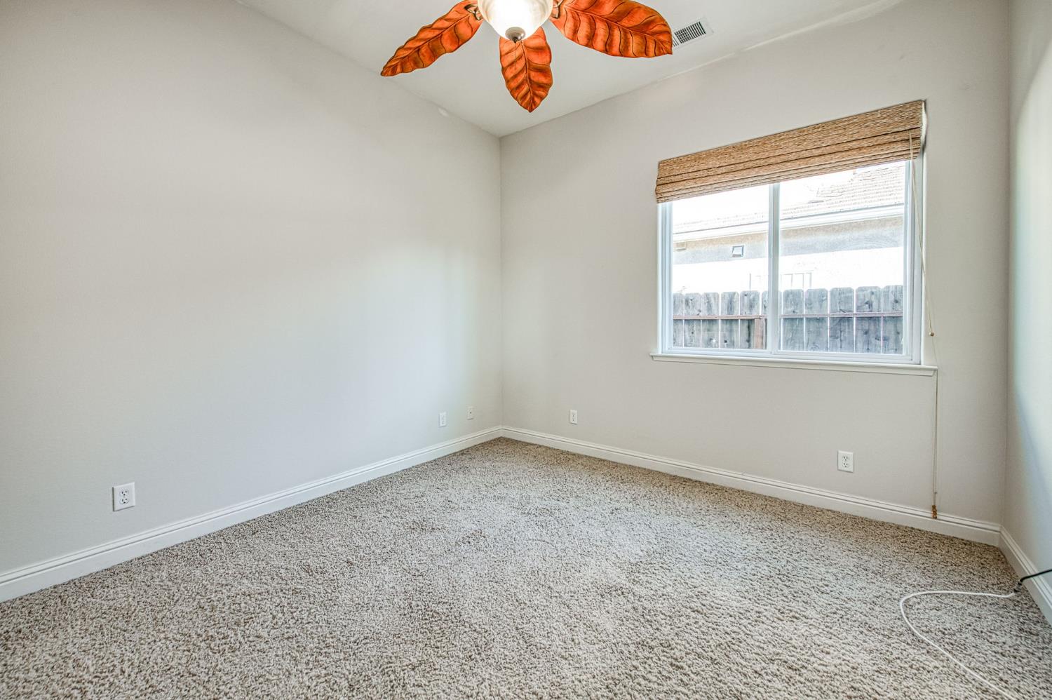 2824 E Omaha Ave, Fresno, CA 93720