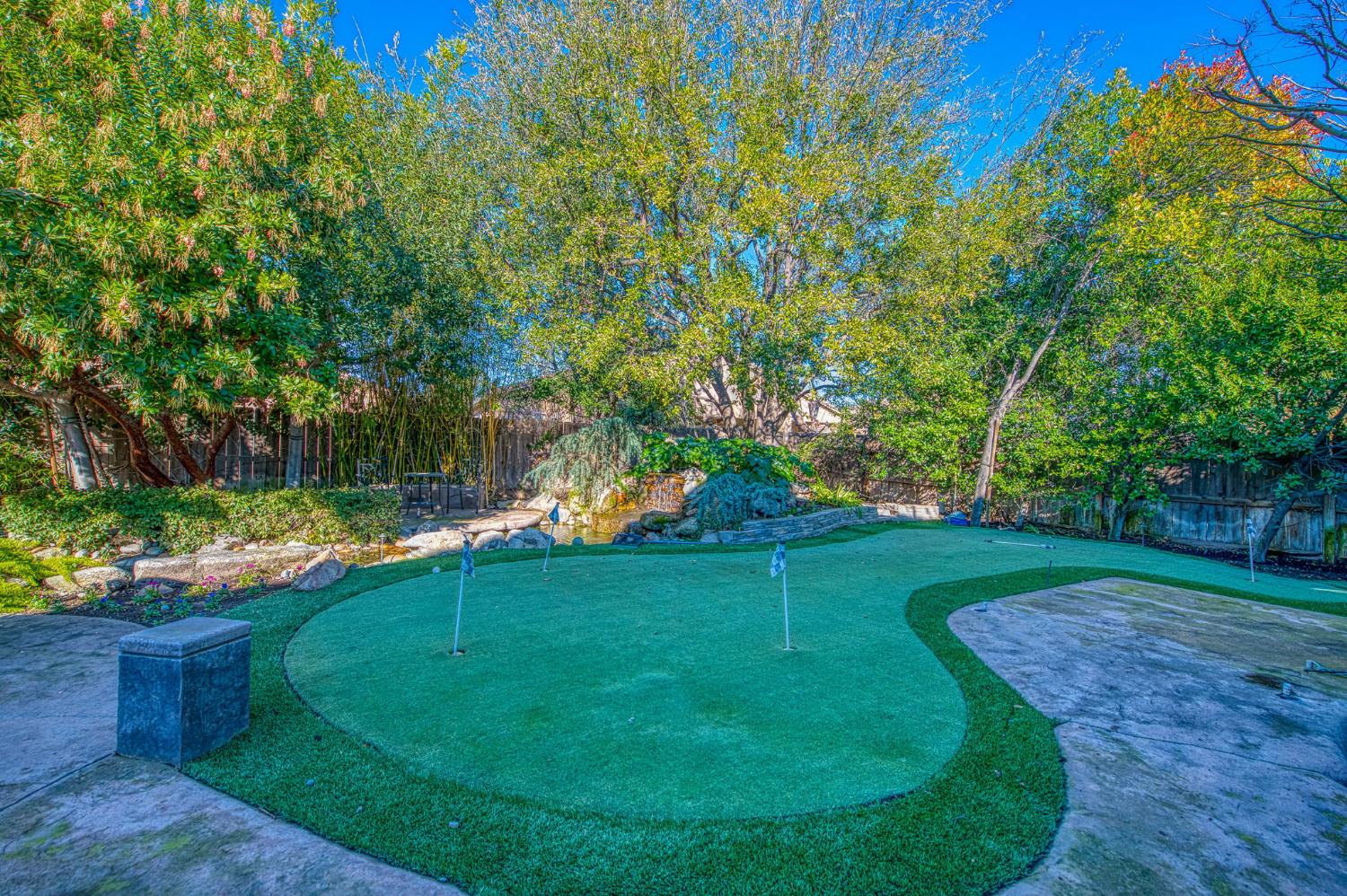 2824 E Omaha Ave, Fresno, CA 93720