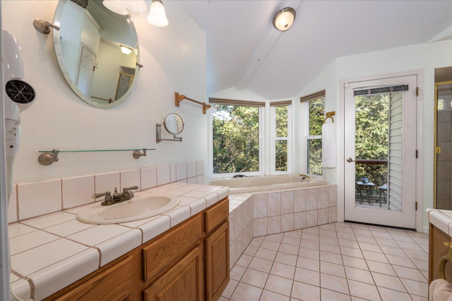 39309 Forest Park Ln, Oakhurst, CA 93644