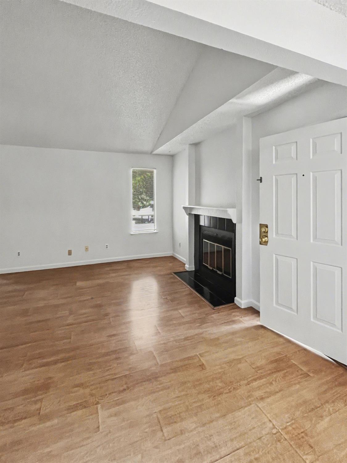 1151 S Chestnut Ave #243, Fresno, CA 93702