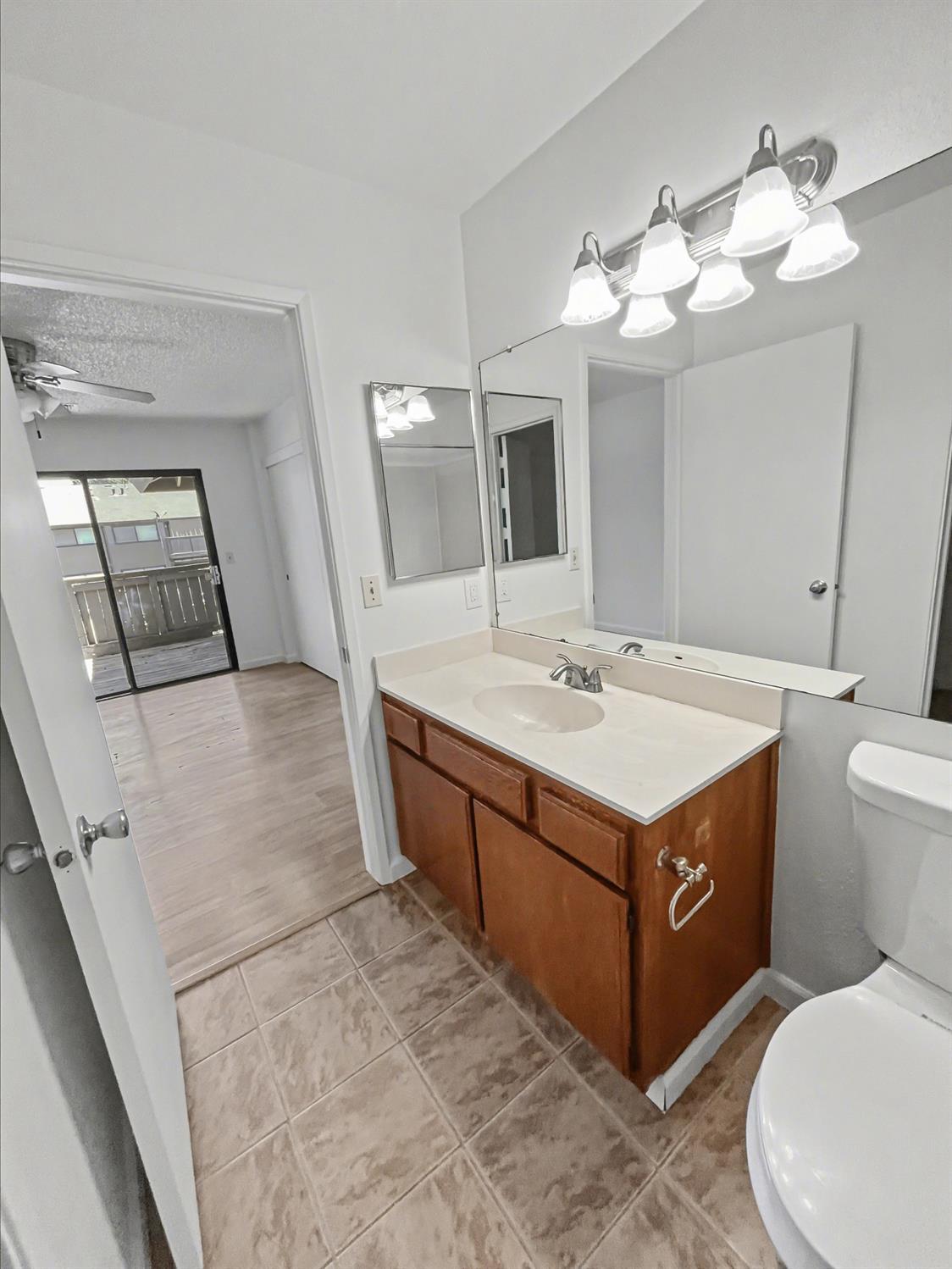 1151 S Chestnut Ave #243, Fresno, CA 93702