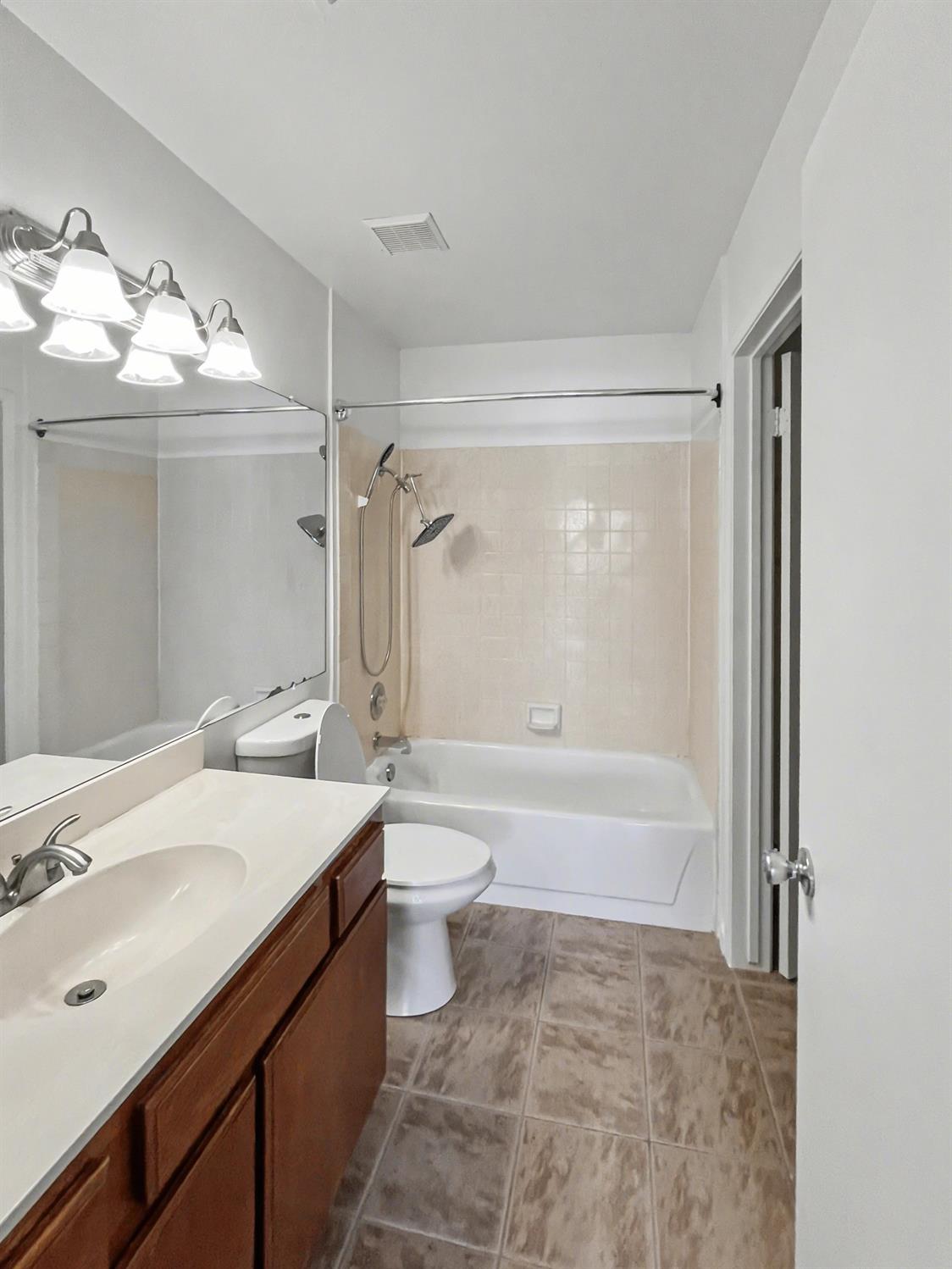 1151 S Chestnut Ave #243, Fresno, CA 93702