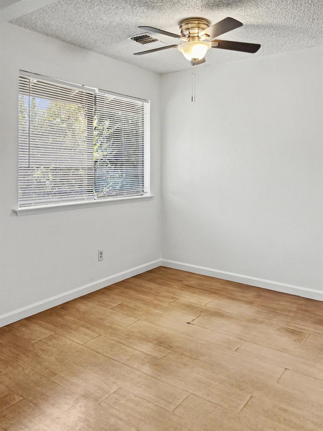 1151 S Chestnut Ave #243, Fresno, CA 93702