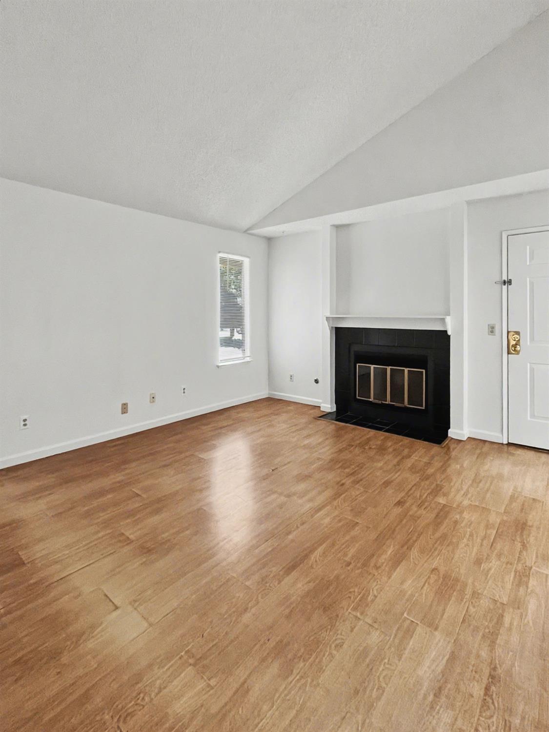 1151 S Chestnut Ave #243, Fresno, CA 93702