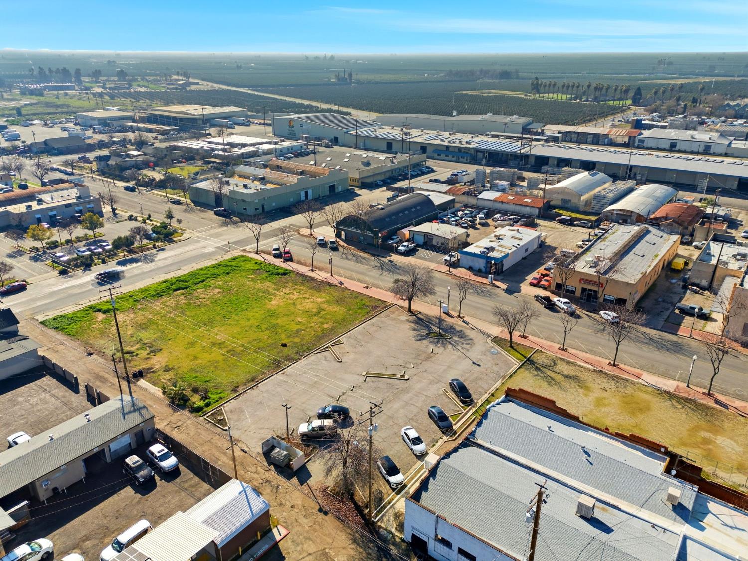 116 S Elmwood Ave, Lindsay, CA 93247