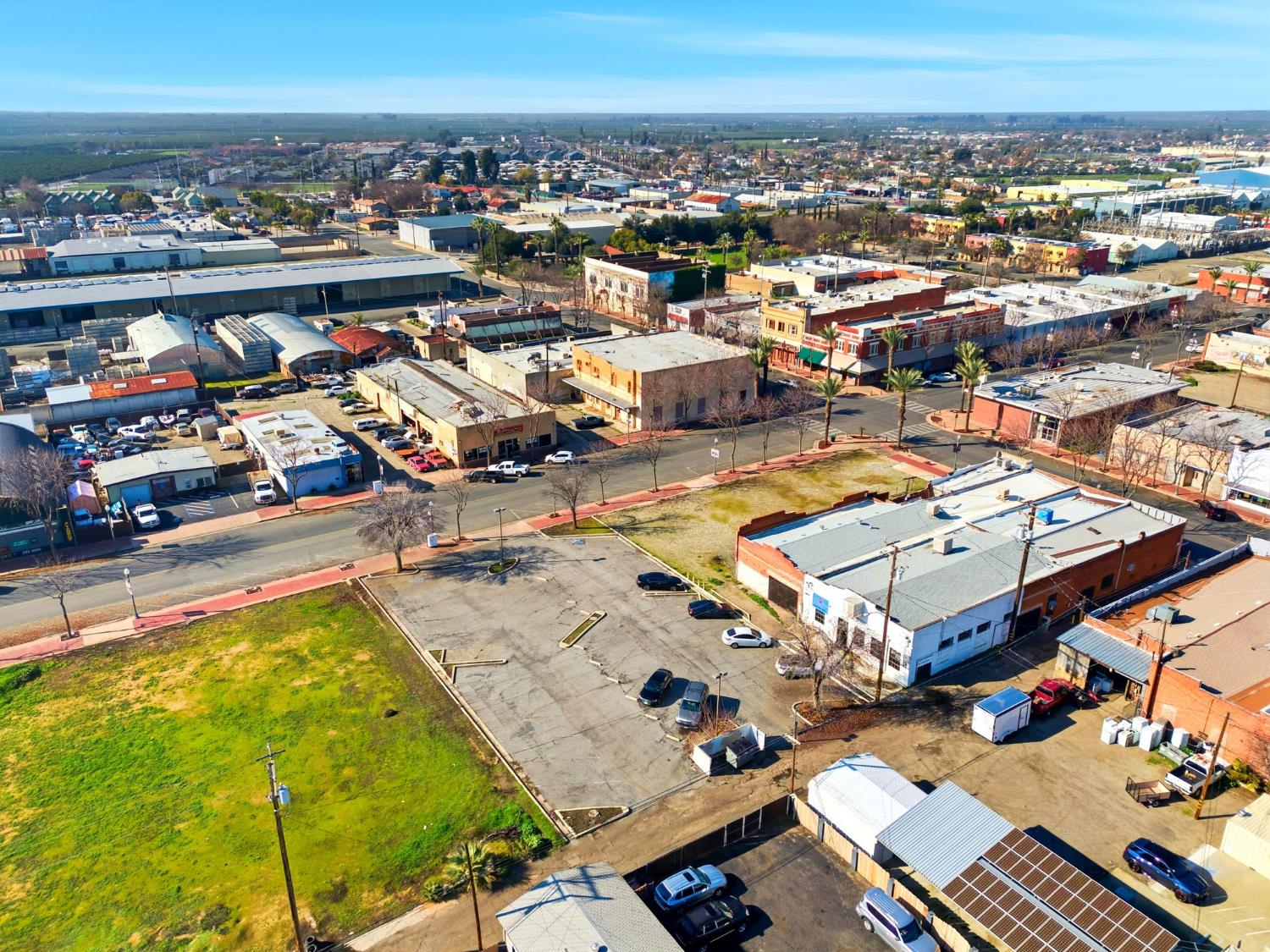 116 S Elmwood Ave, Lindsay, CA 93247