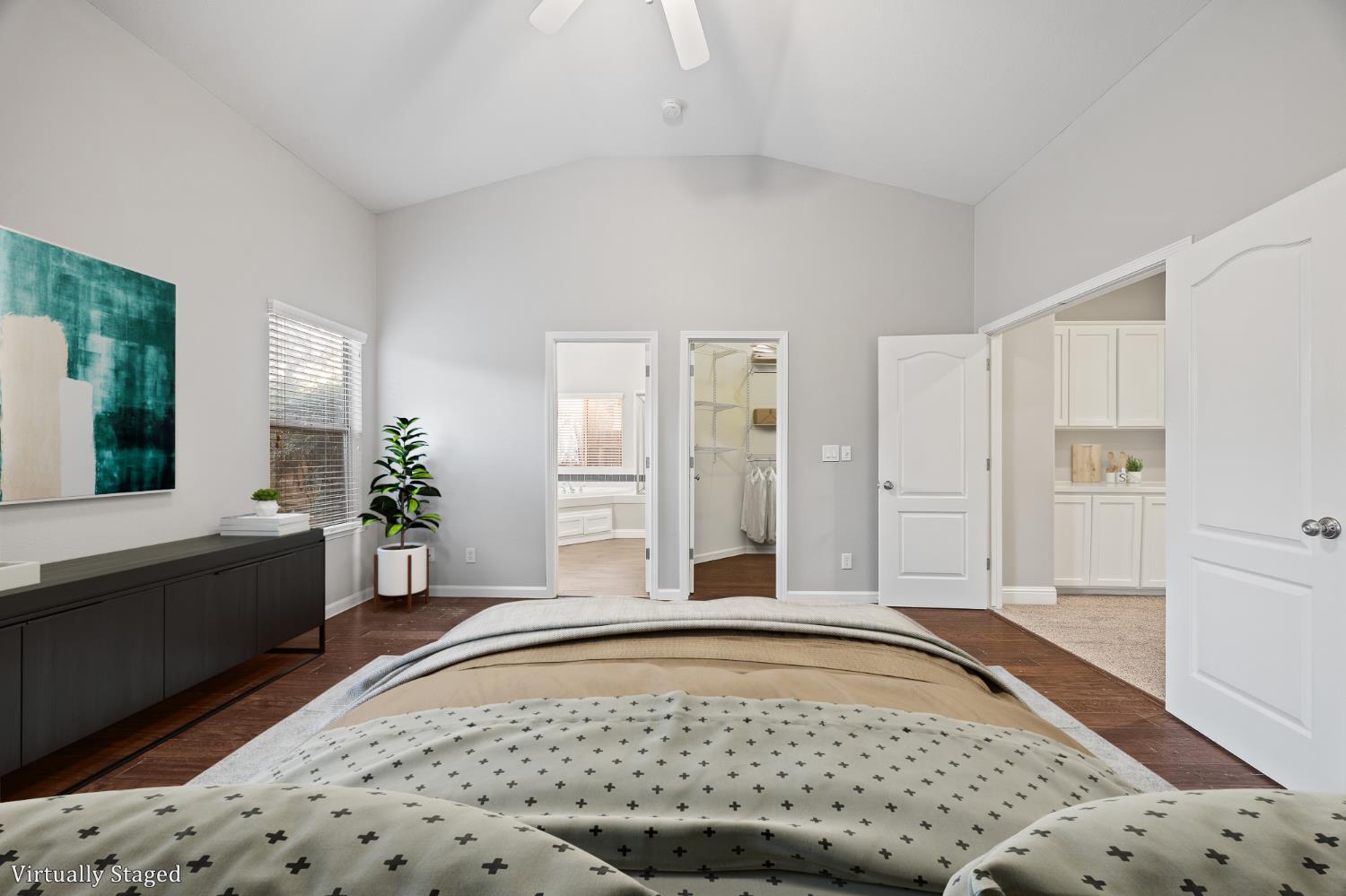 9786 N Backer Ave, Fresno, CA 93720