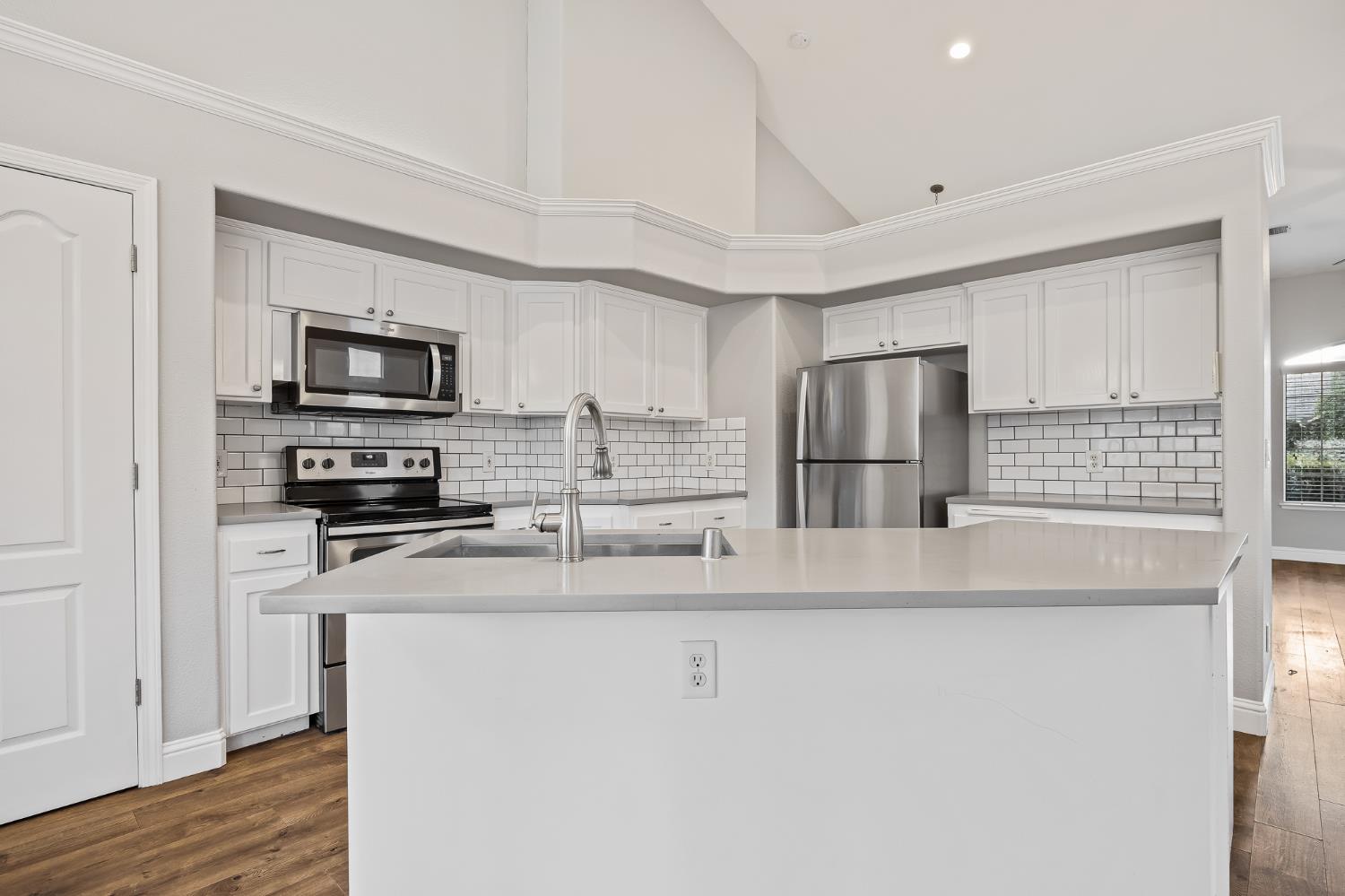 9786 N Backer Ave, Fresno, CA 93720