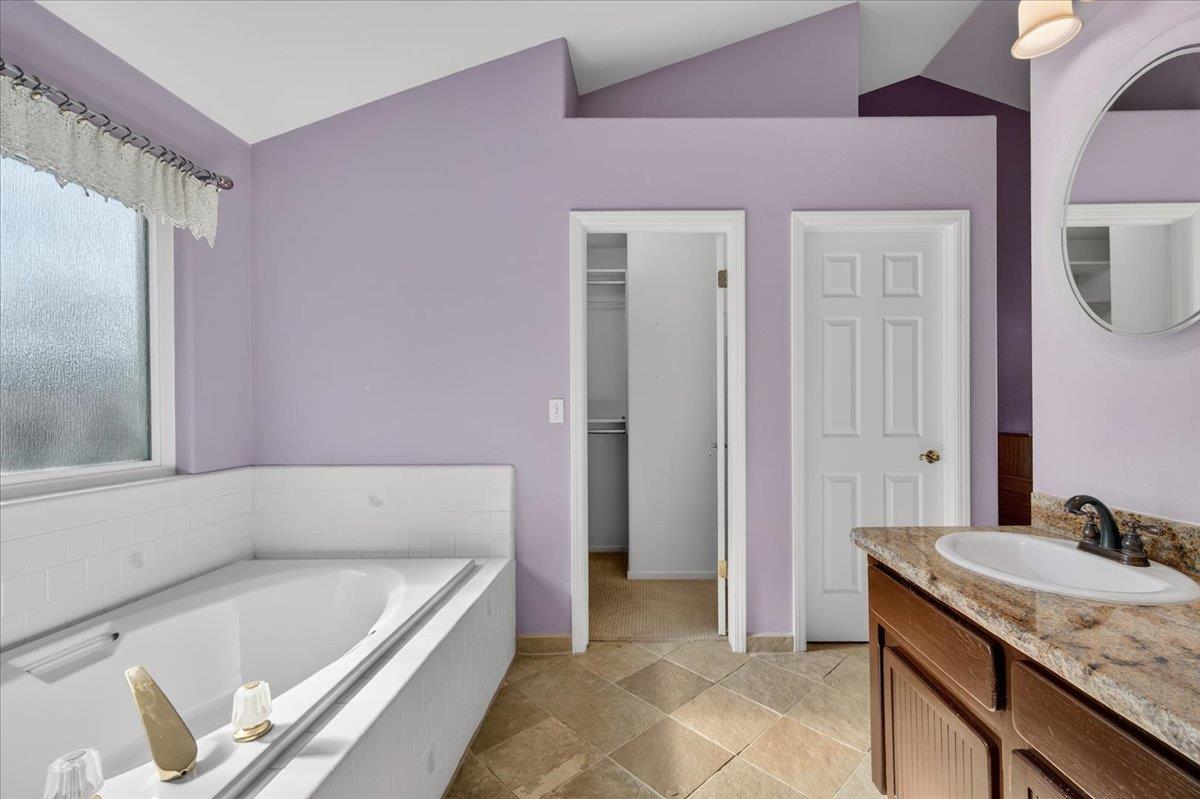 1881 E Frederick Ave, Fresno, CA 93720