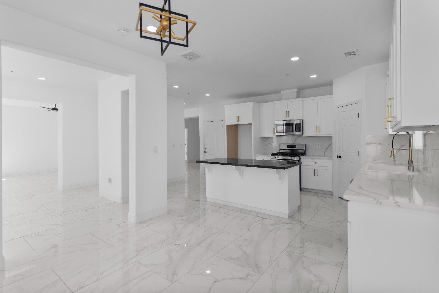 36950 Pauline Ave, Madera, CA 93636