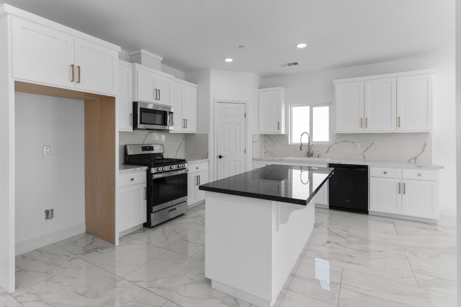 36950 Pauline Ave, Madera, CA 93636