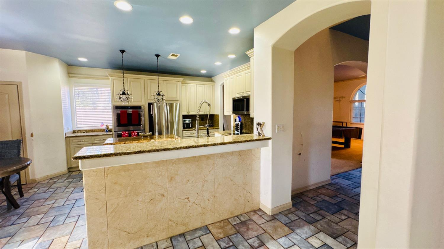 6115 Cloud Peak Ct, Bakersfield, CA 93313