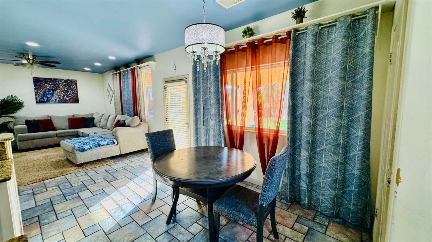 6115 Cloud Peak Ct, Bakersfield, CA 93313