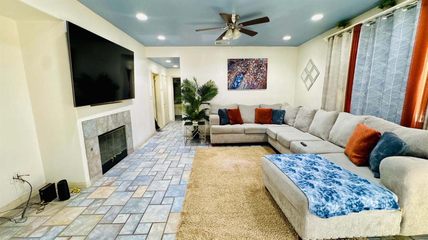 6115 Cloud Peak Ct, Bakersfield, CA 93313