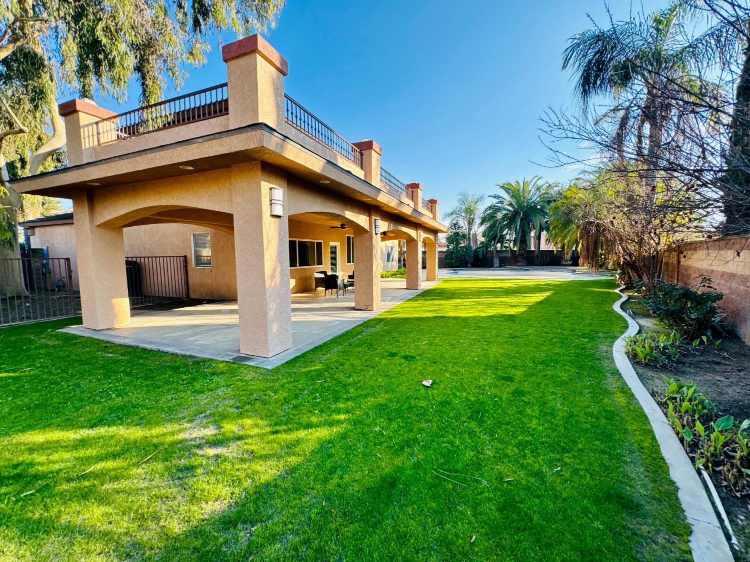 6115 Cloud Peak Ct, Bakersfield, CA 93313