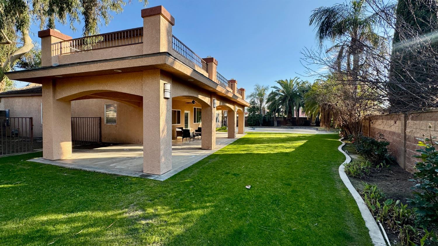 6115 Cloud Peak Ct, Bakersfield, CA 93313