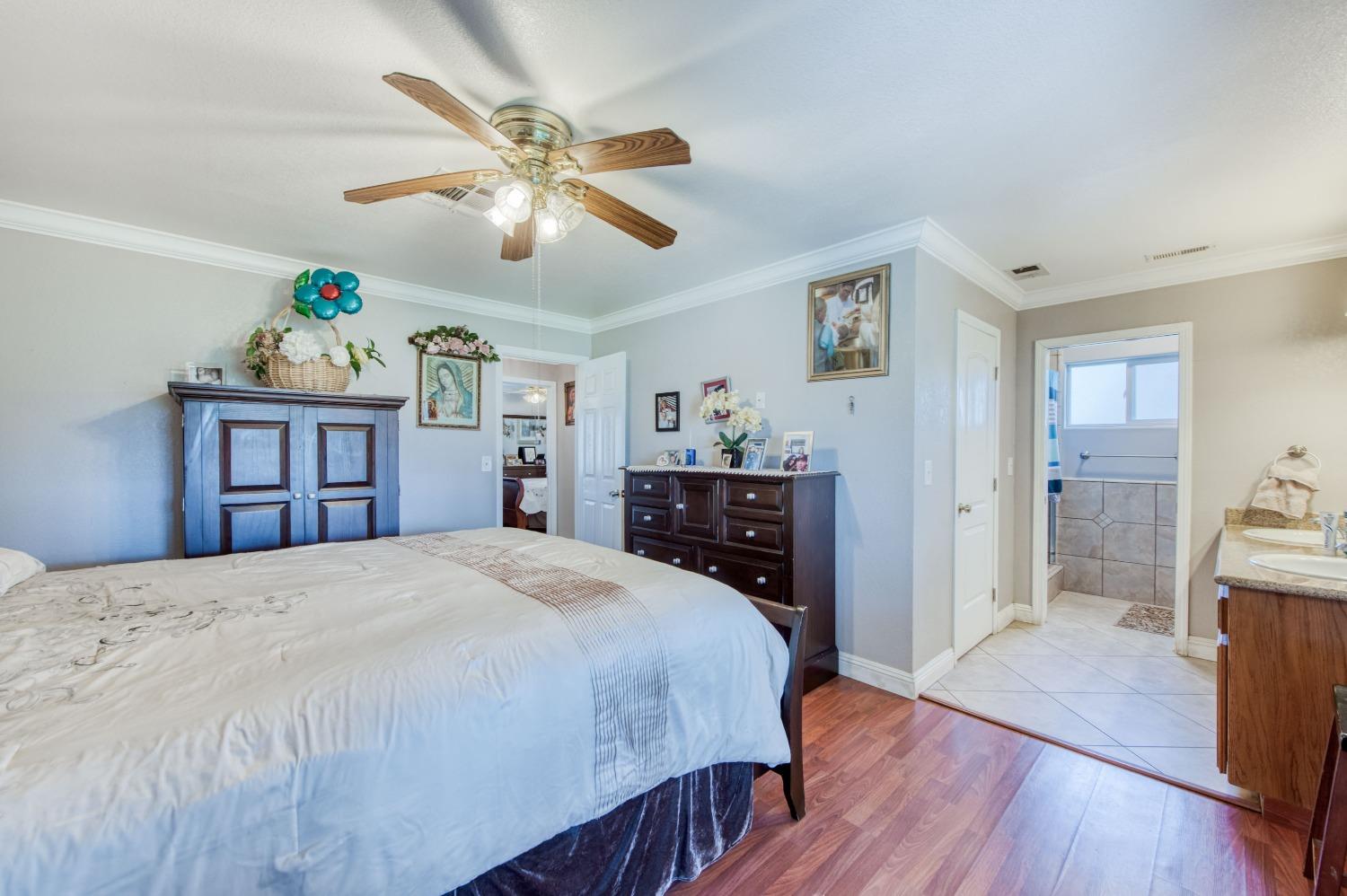 25540 Lynn Pl #B, Madera, CA 93638