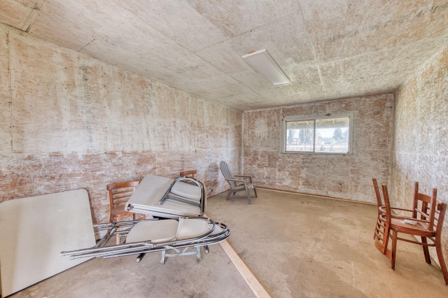 25540 Lynn Pl #B, Madera, CA 93638