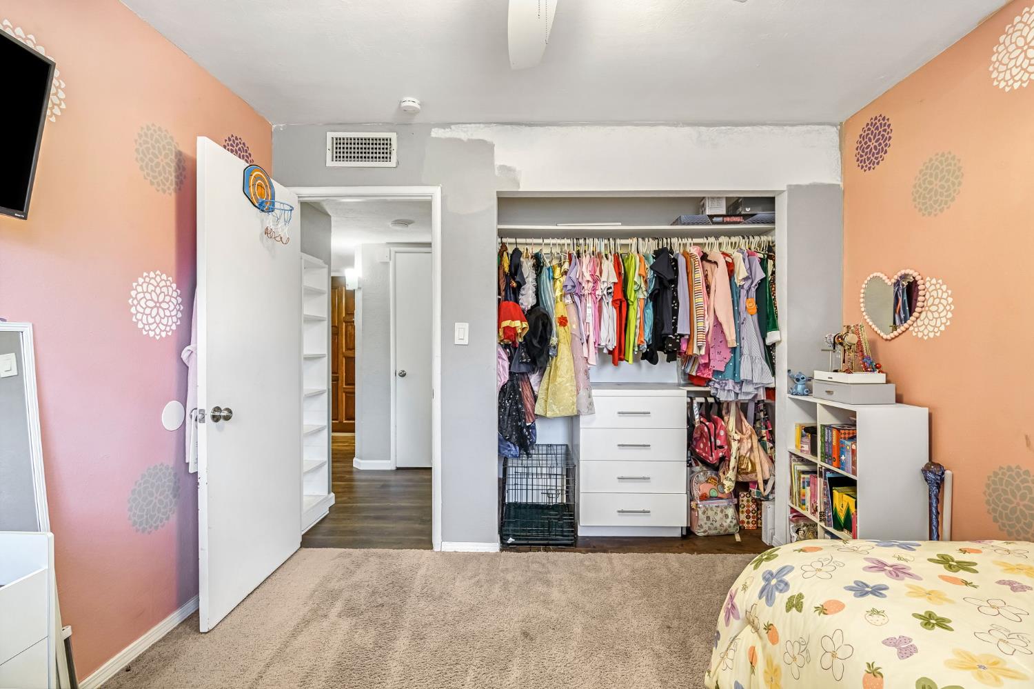 4135 E Fedora Ave, Fresno, CA 93726