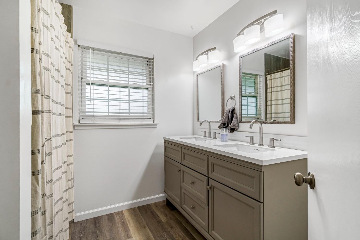 4135 E Fedora Ave, Fresno, CA 93726