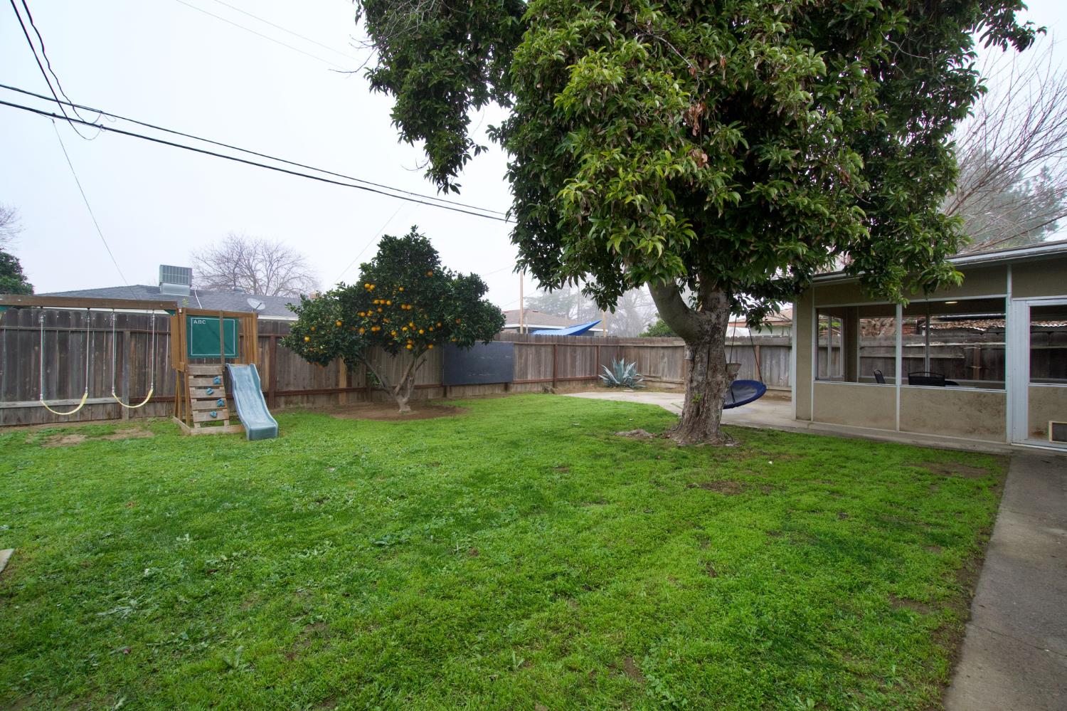 4135 E Fedora Ave, Fresno, CA 93726