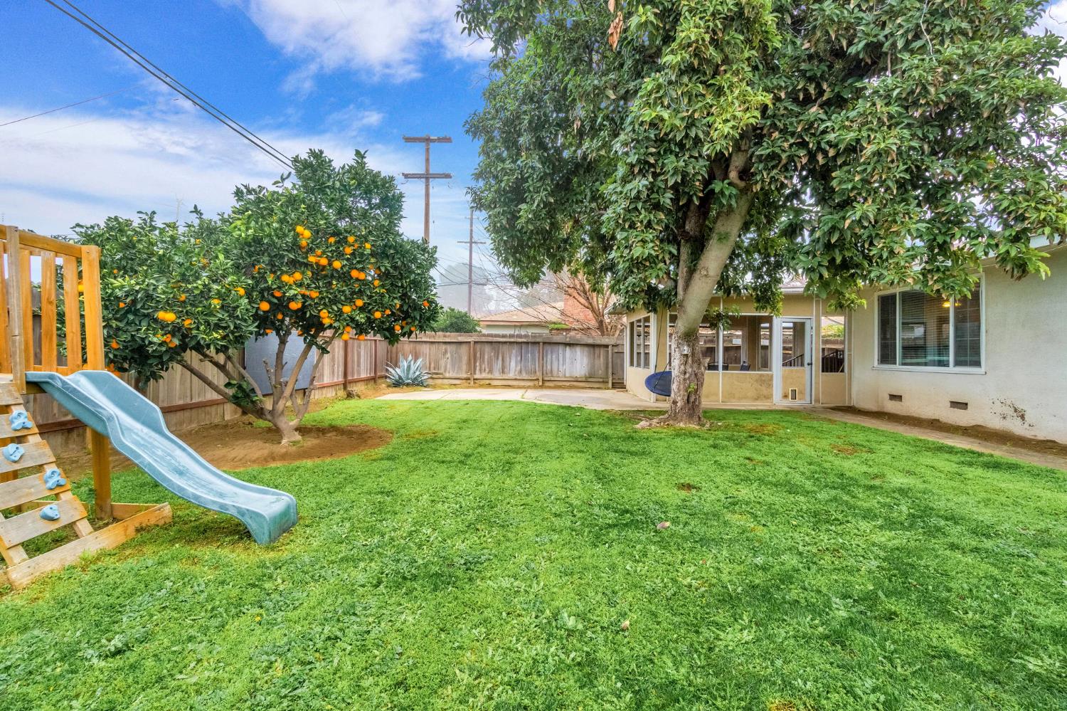 4135 E Fedora Ave, Fresno, CA 93726