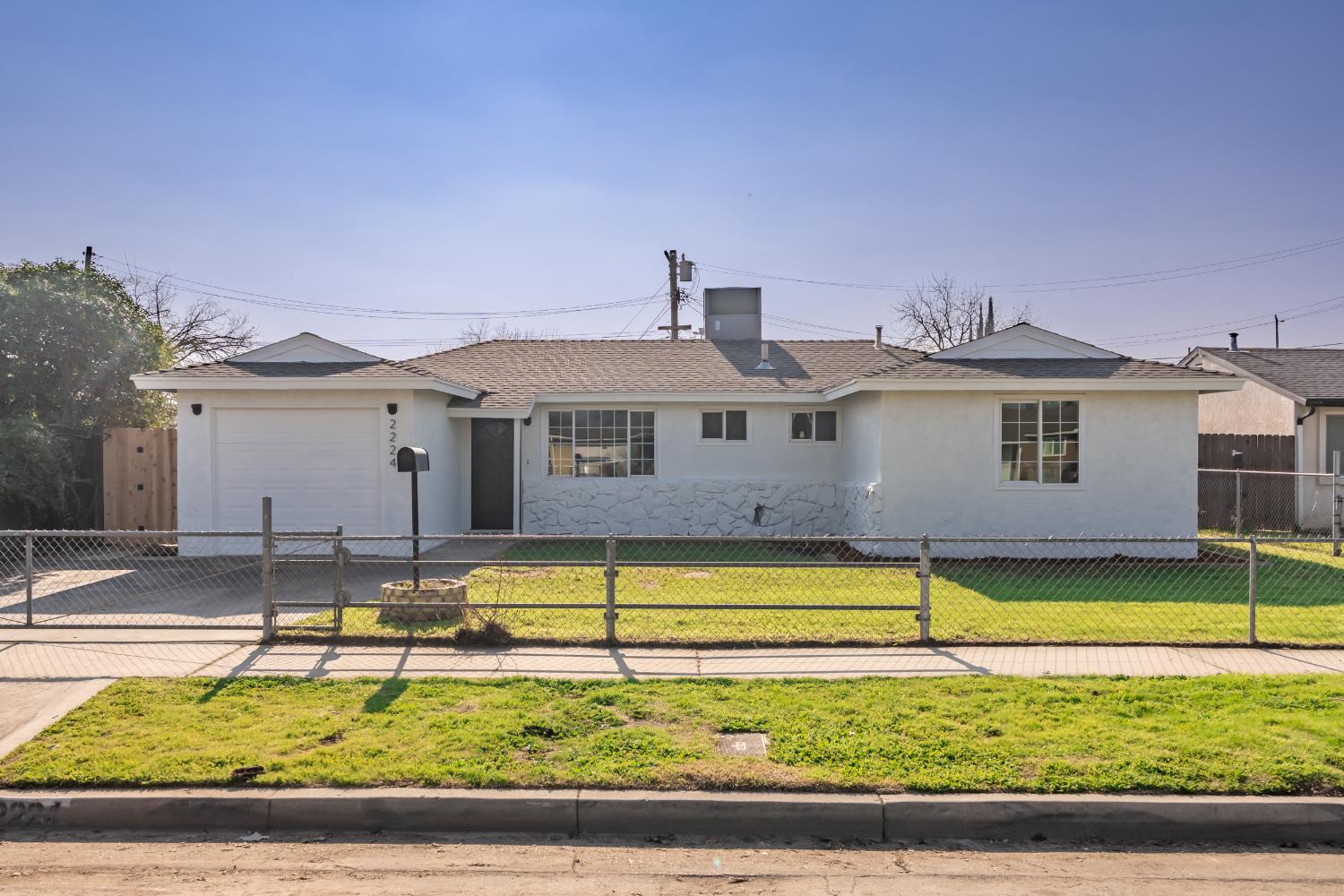 2224 E Donner, Fresno, CA 93726