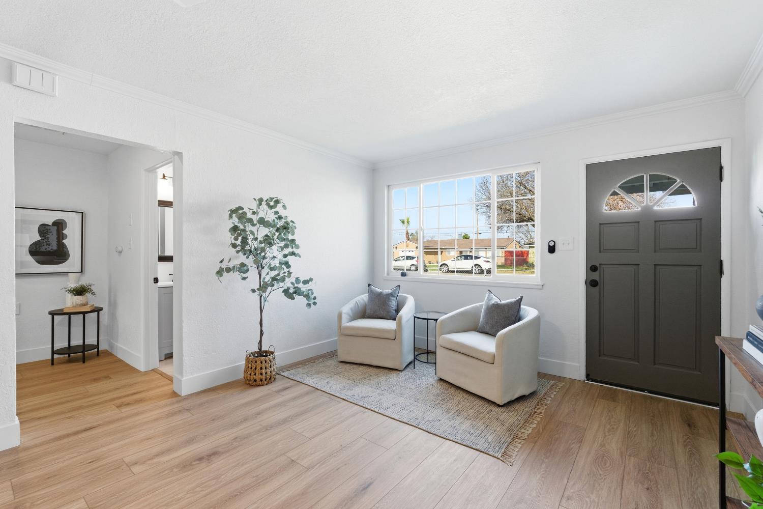 2224 E Donner, Fresno, CA 93726