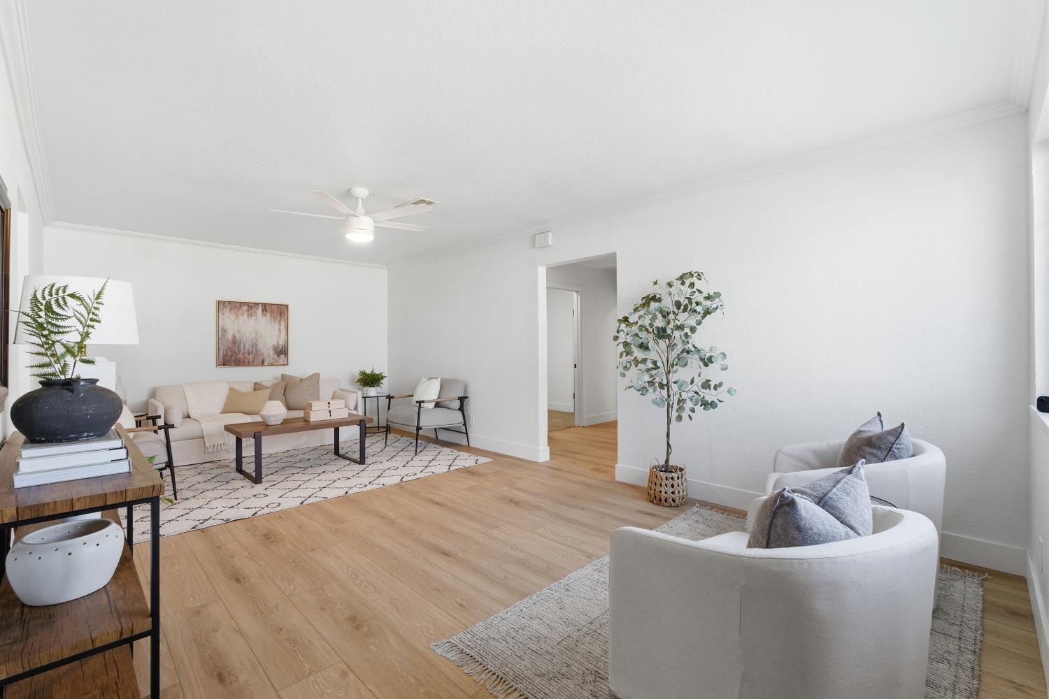 2224 E Donner, Fresno, CA 93726