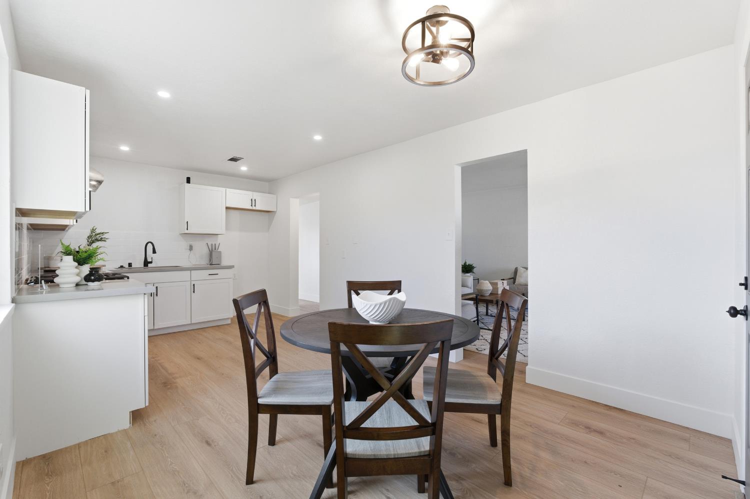 2224 E Donner, Fresno, CA 93726