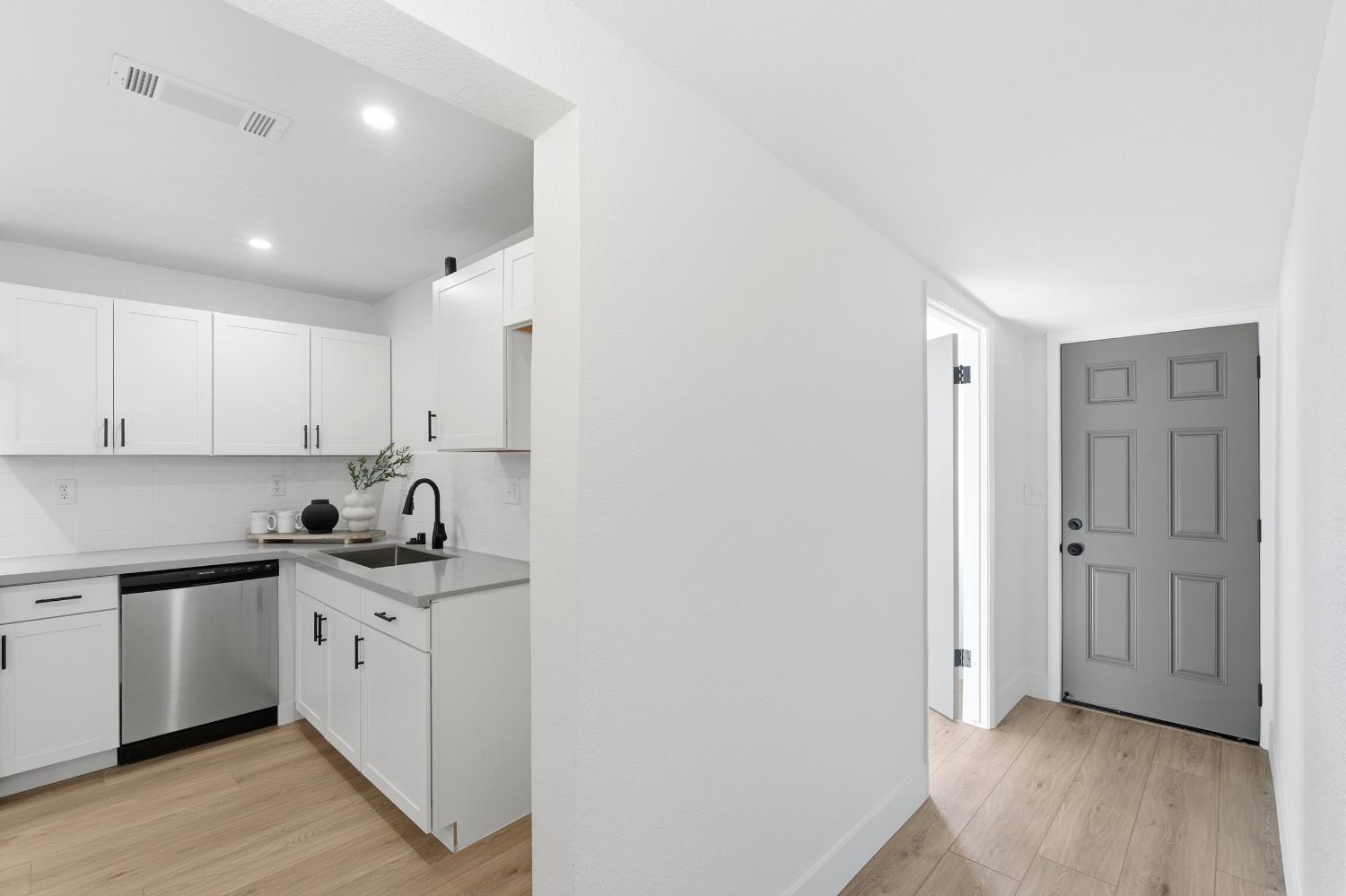 2224 E Donner, Fresno, CA 93726