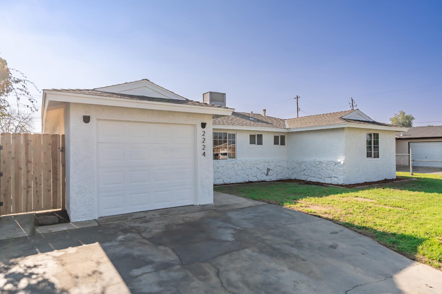 2224 E Donner, Fresno, CA 93726