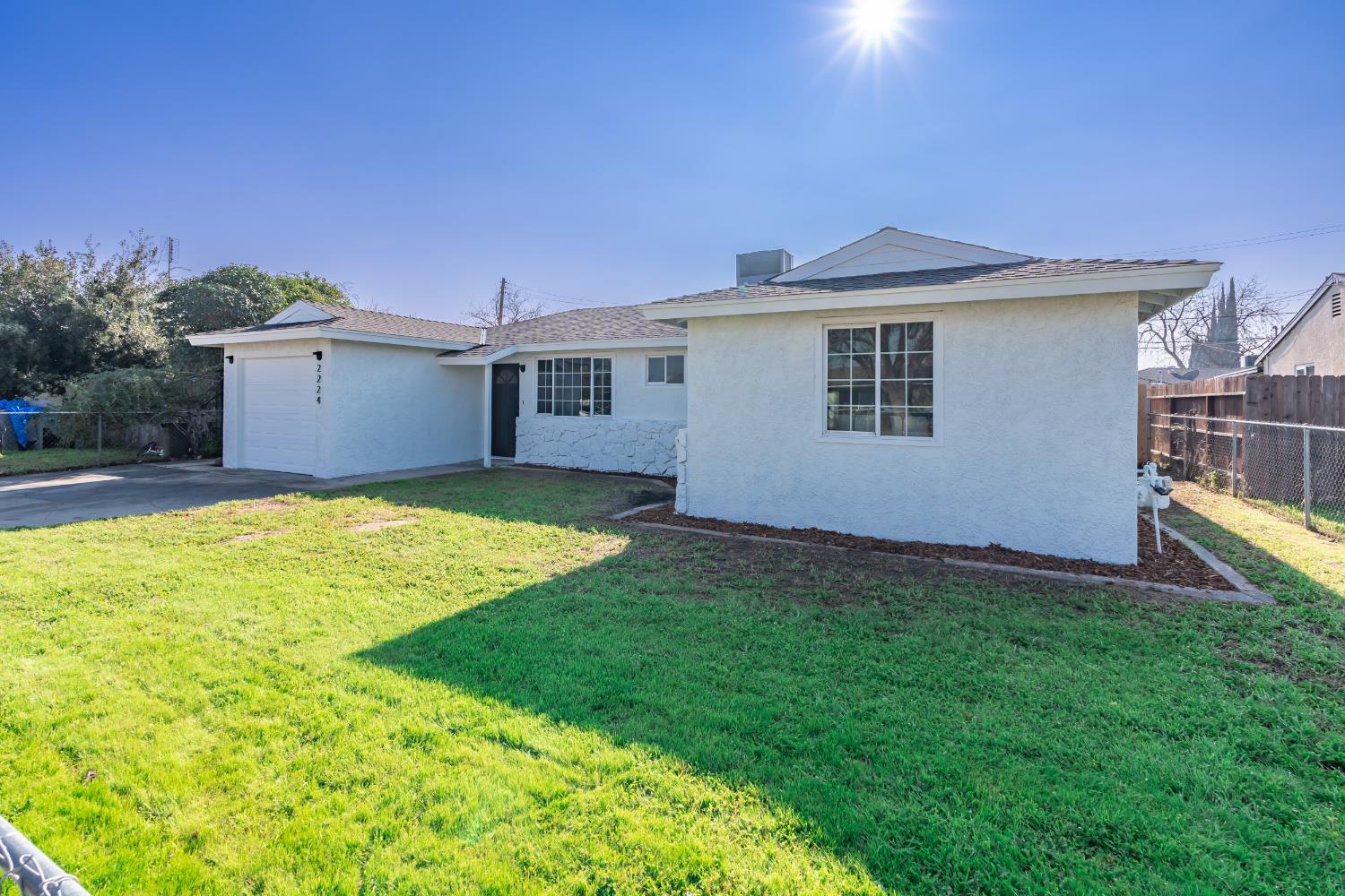 2224 E Donner, Fresno, CA 93726