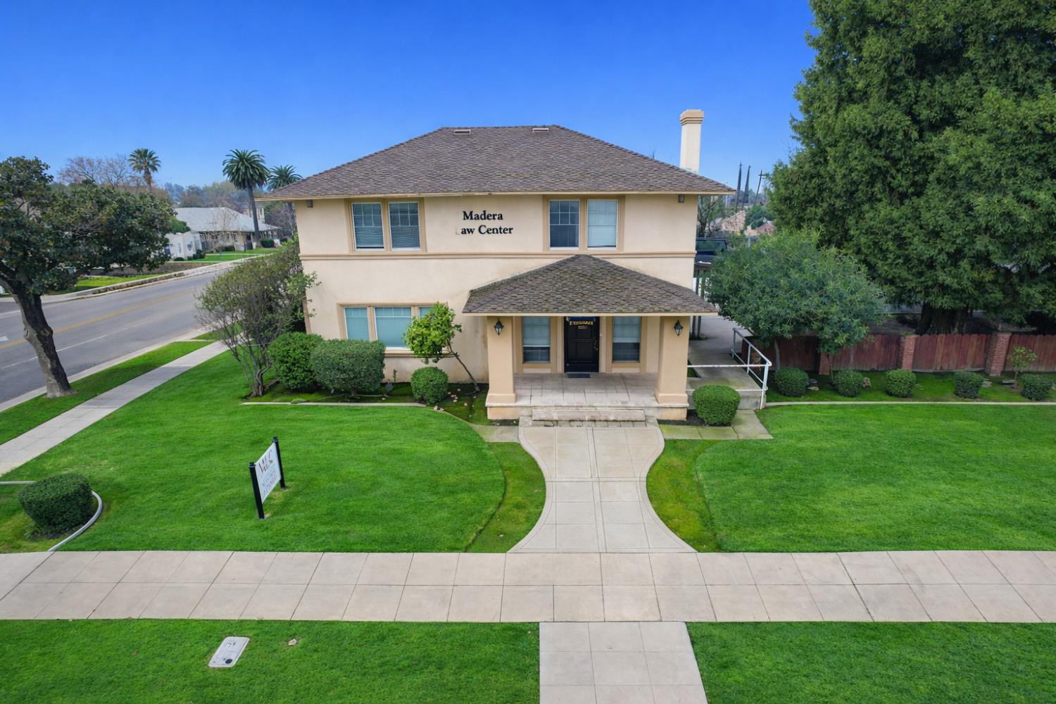 400 W Yosemite Ave, Madera, CA 93637