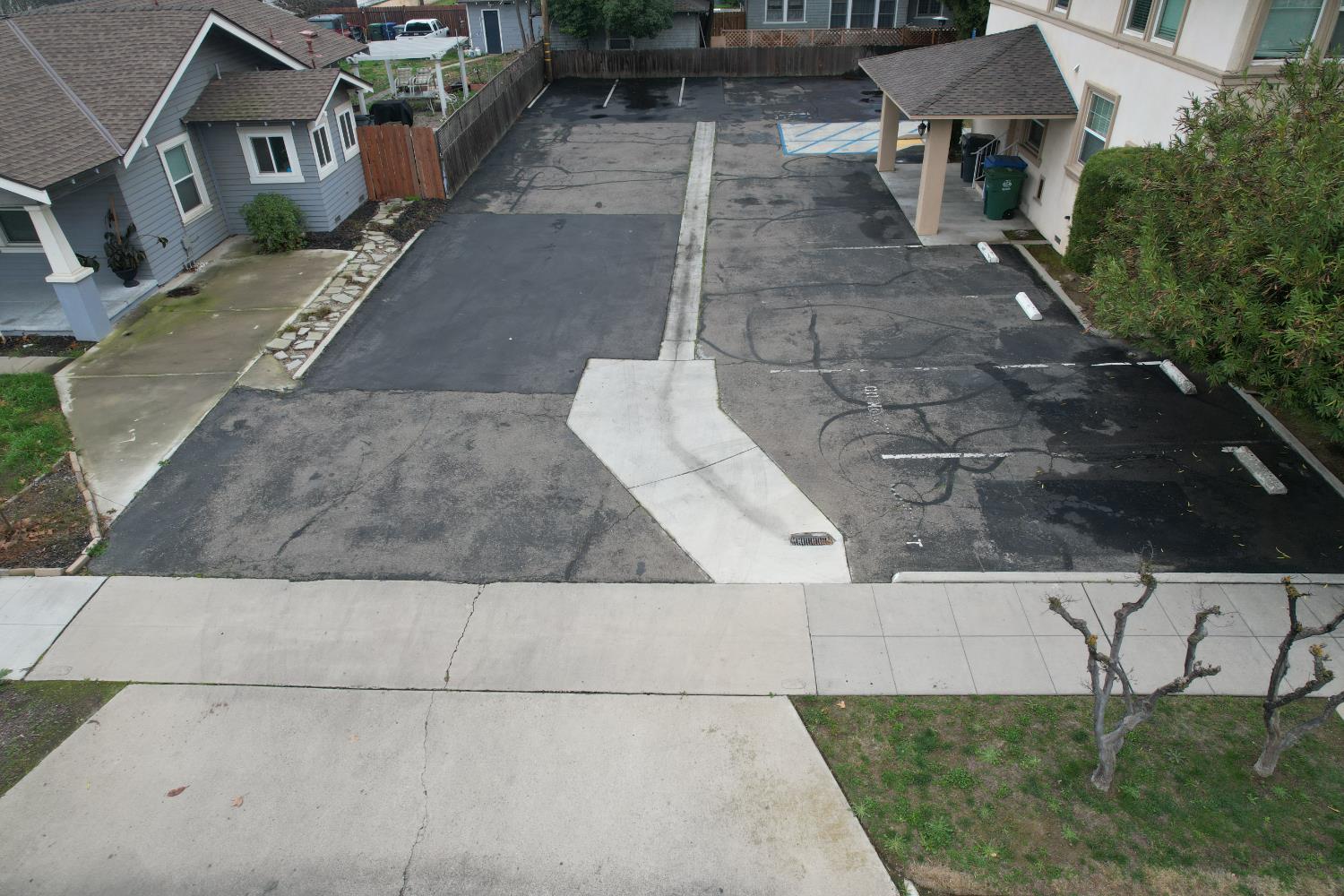 400 W Yosemite Ave, Madera, CA 93637