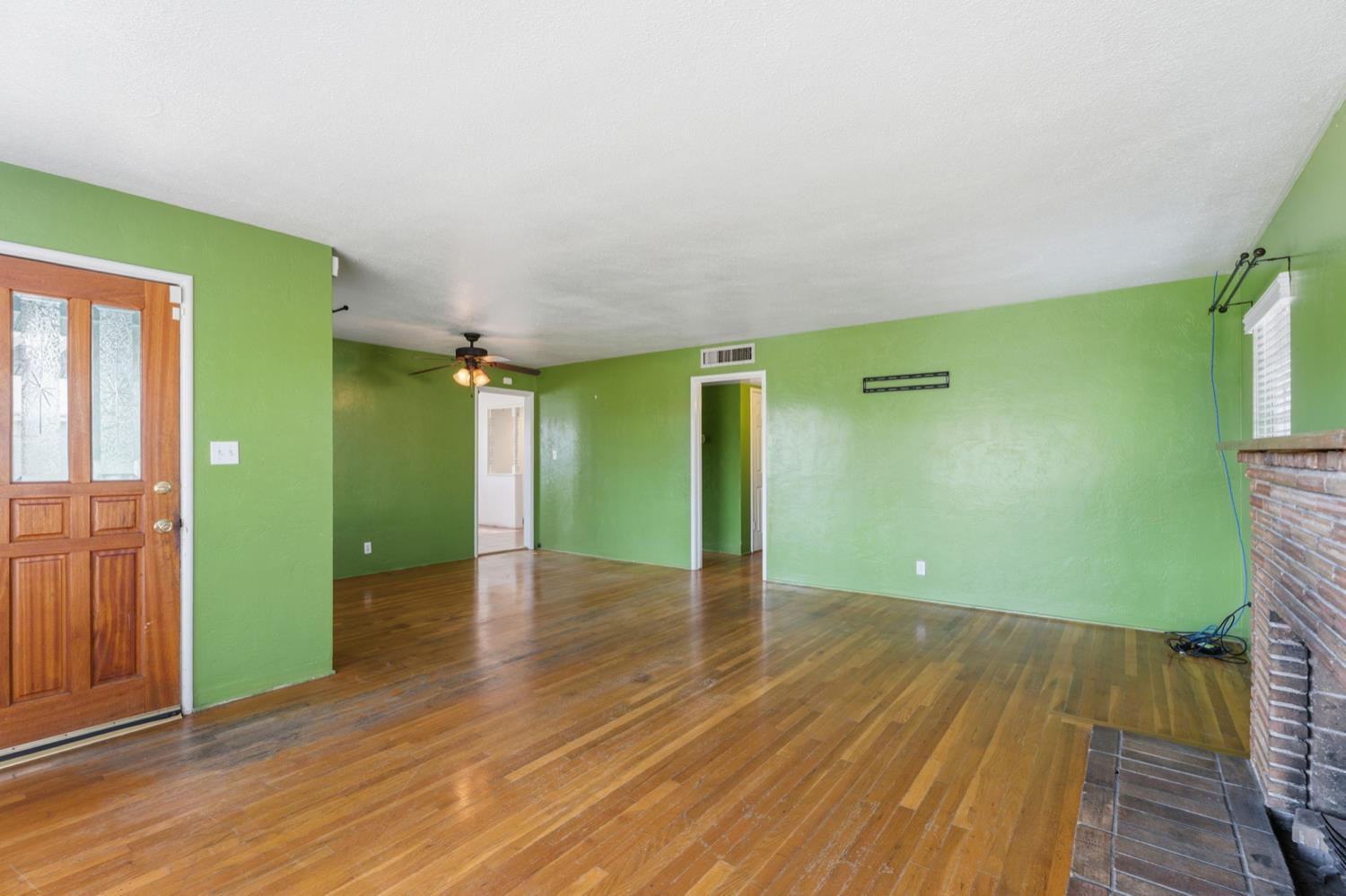 3117 N 8Th St, Fresno, CA 93703