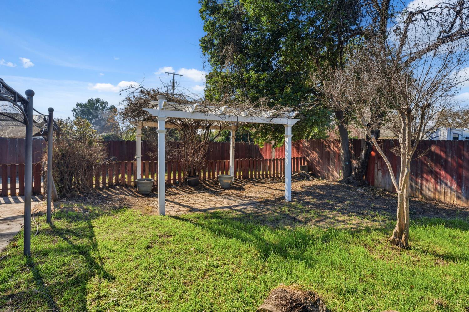 3117 N 8Th St, Fresno, CA 93703