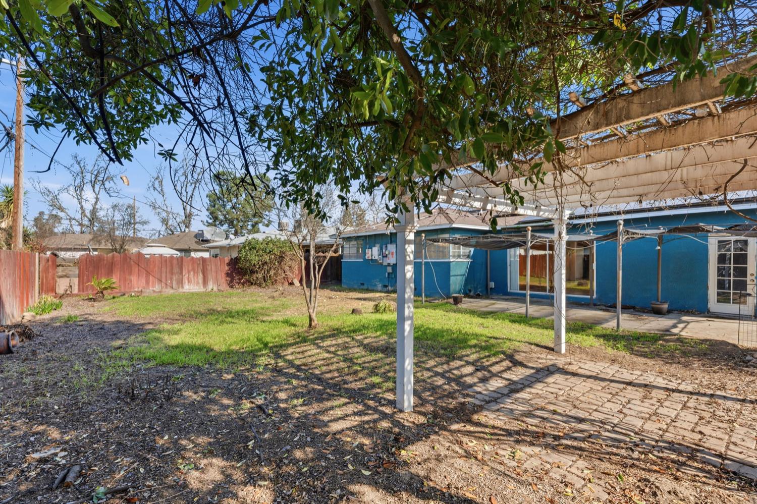 3117 N 8Th St, Fresno, CA 93703