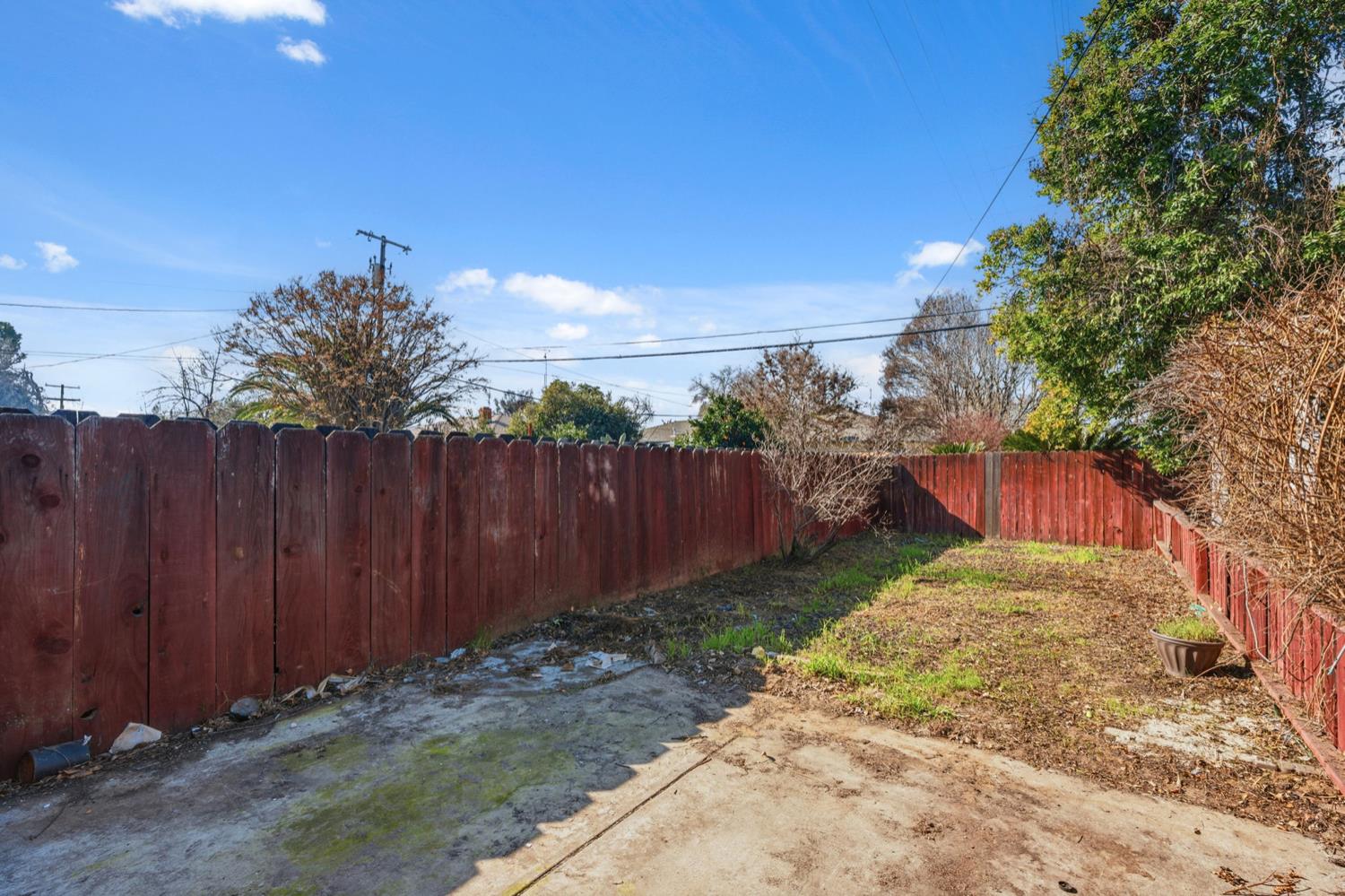 3117 N 8Th St, Fresno, CA 93703