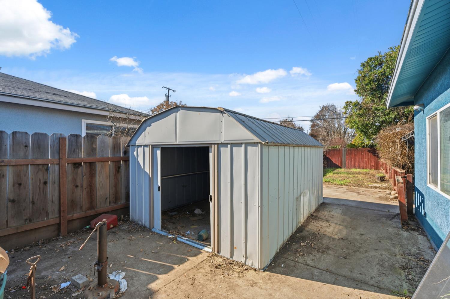 3117 N 8Th St, Fresno, CA 93703