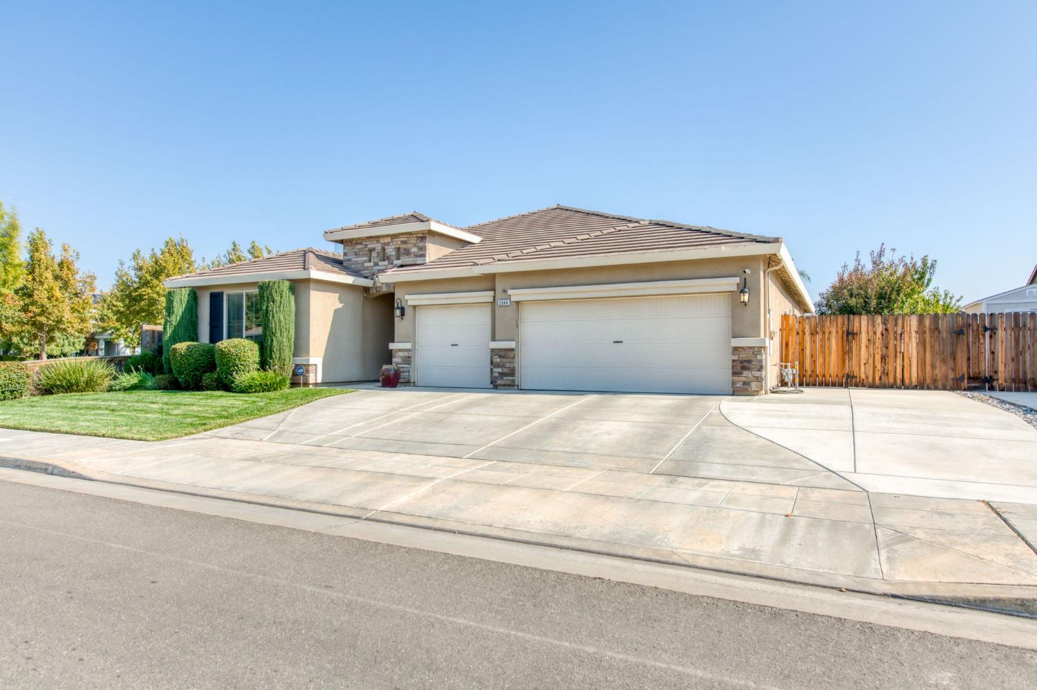 3044 N Jason Ave, Fresno, CA 93737