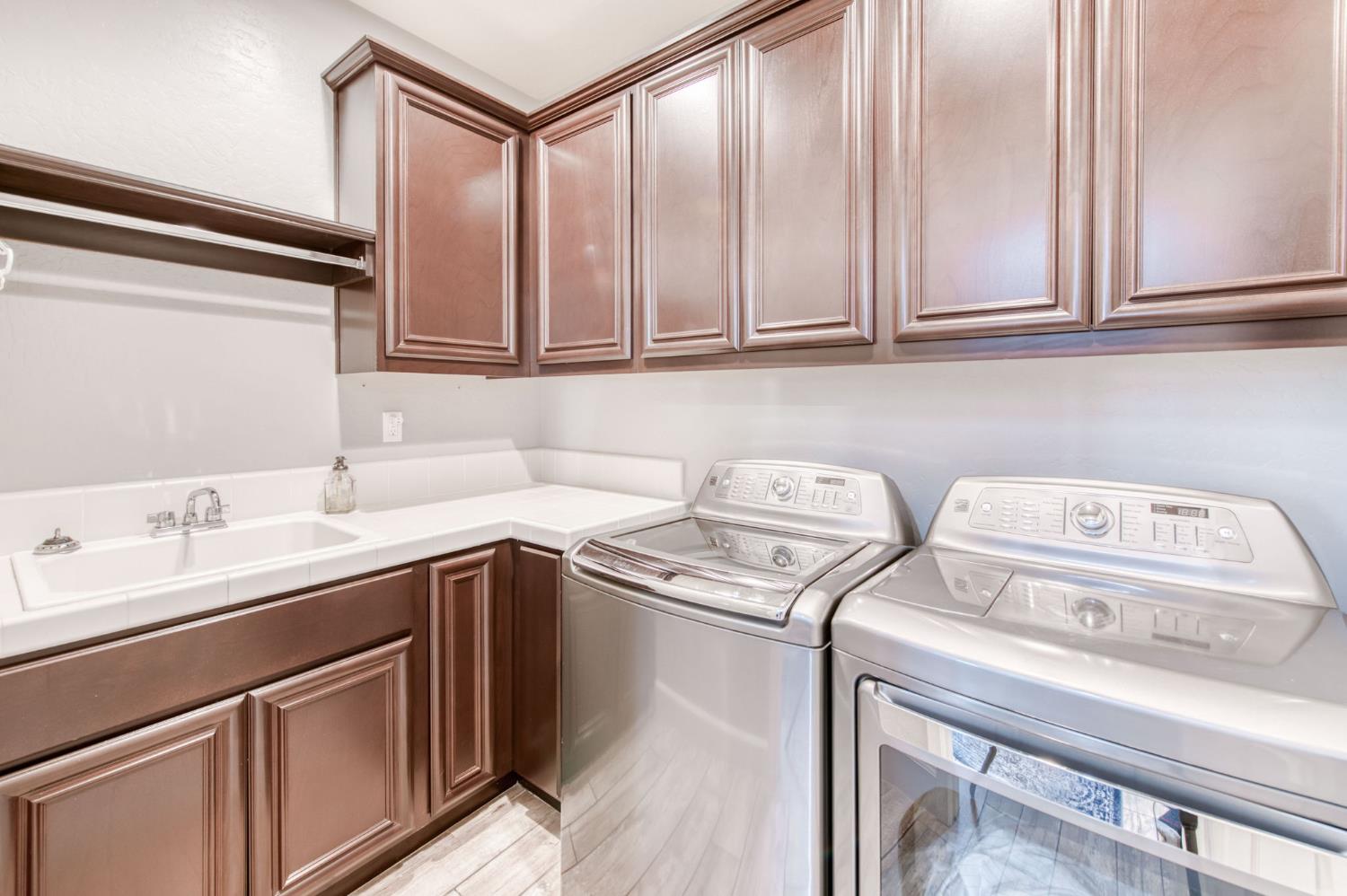 3044 N Jason Ave, Fresno, CA 93737