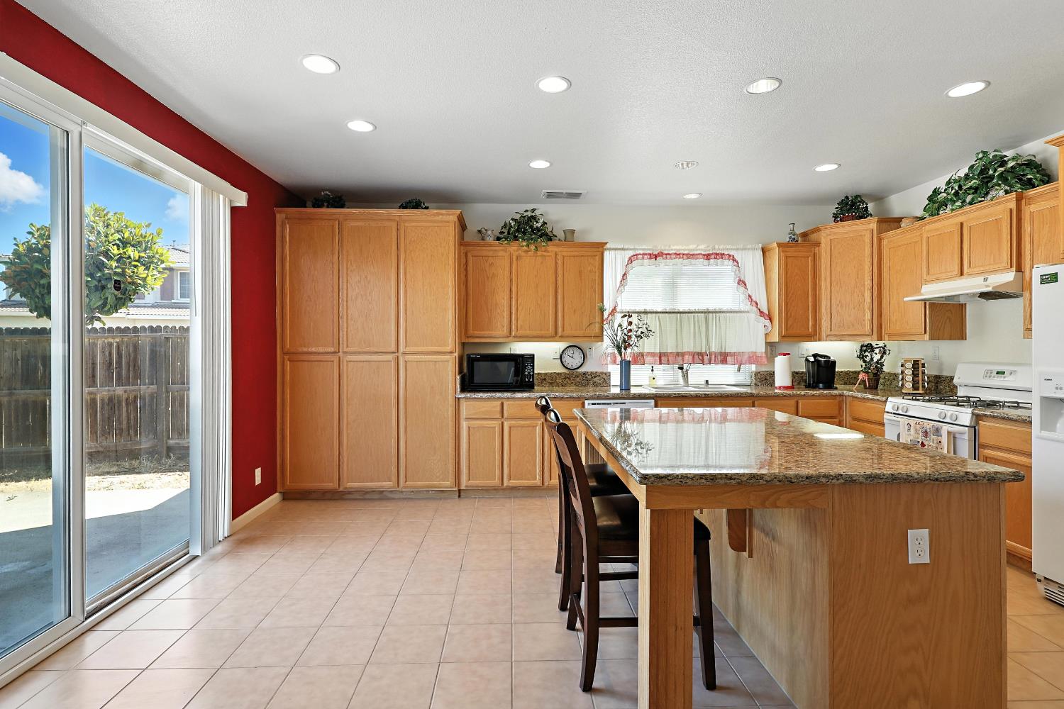 9790 Heatherhearst Dr, Chowchilla, CA 93610