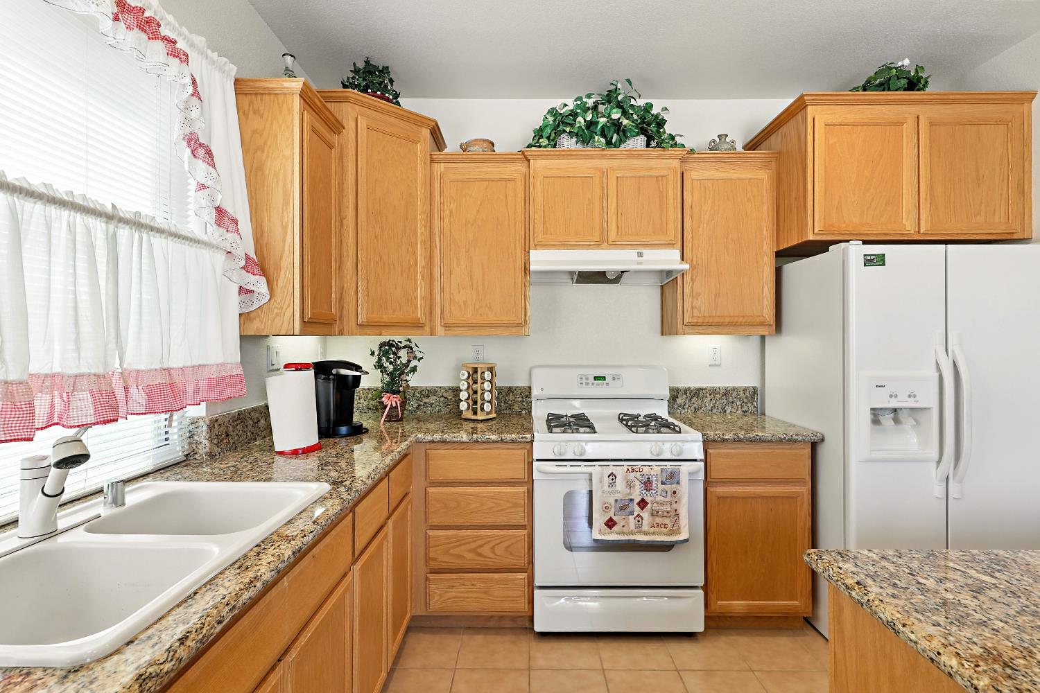 9790 Heatherhearst Dr, Chowchilla, CA 93610