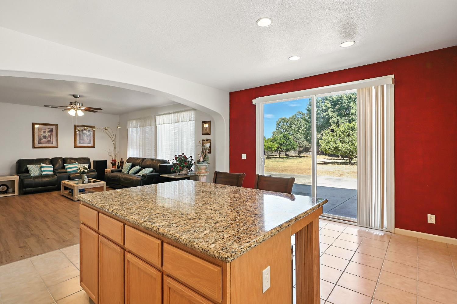 9790 Heatherhearst Dr, Chowchilla, CA 93610