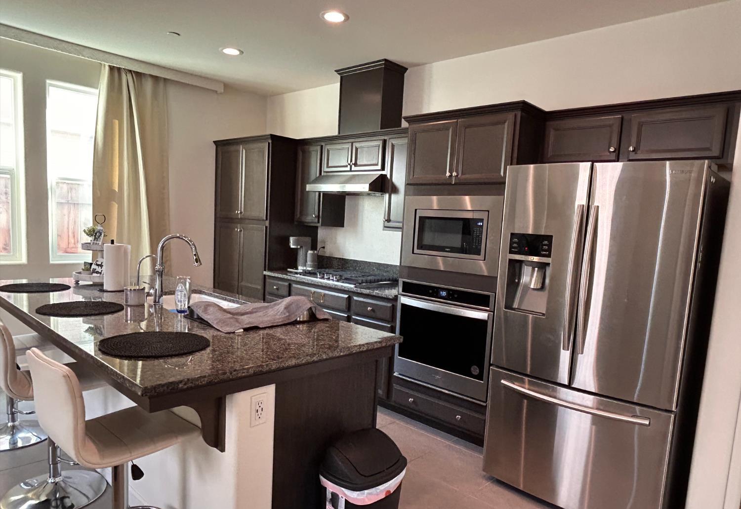 6312 N Santa Lucia Way, Fresno, CA 93722