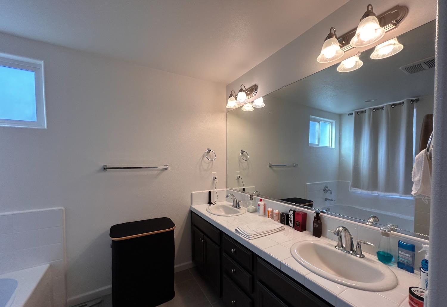 6312 N Santa Lucia Way, Fresno, CA 93722