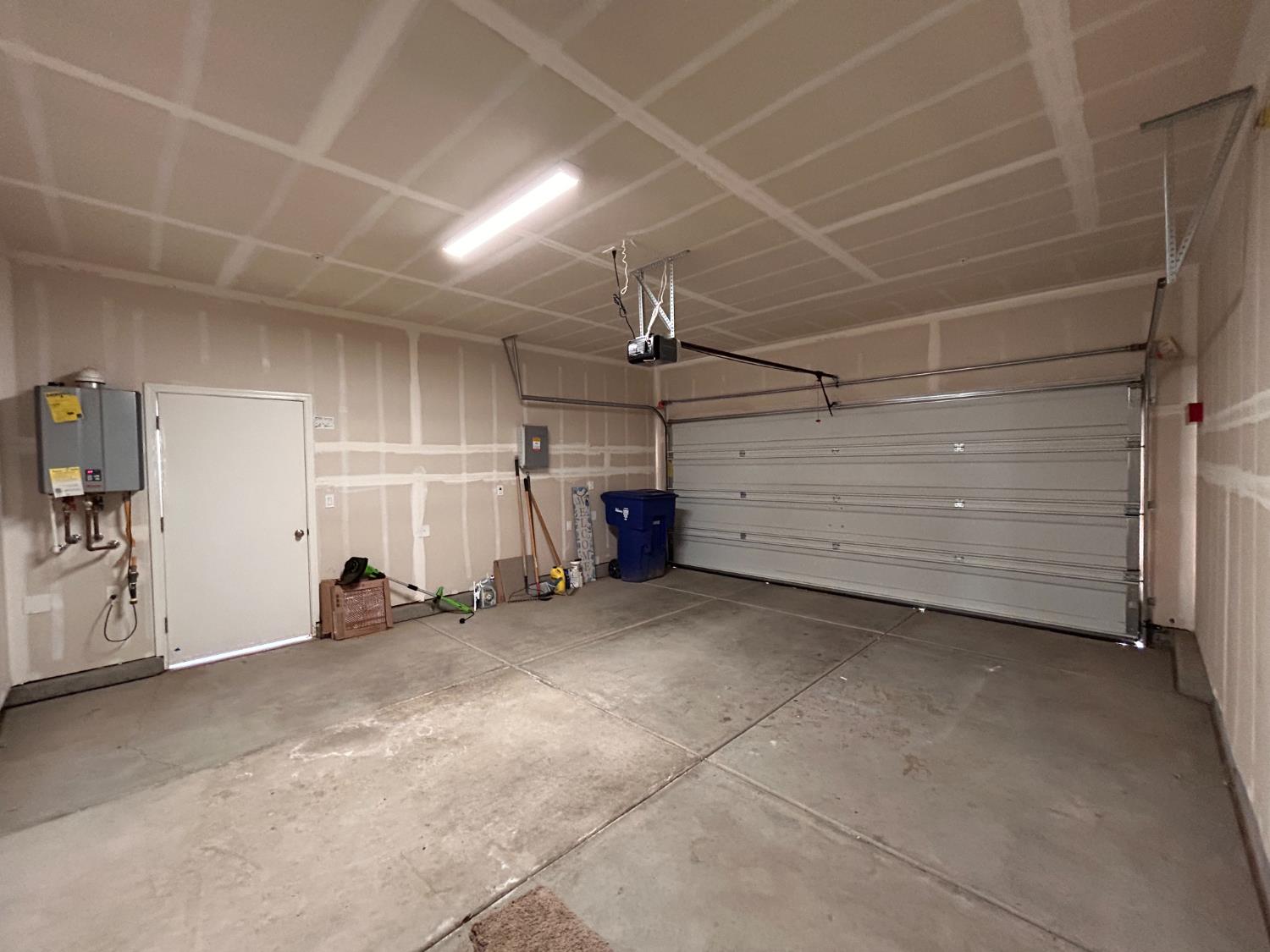 6312 N Santa Lucia Way, Fresno, CA 93722