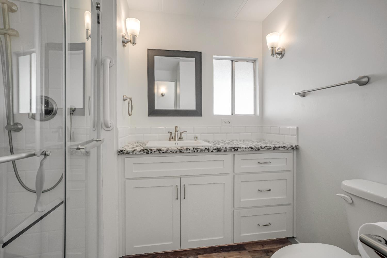 1724 Minnewawa #95, Clovis, CA 93612